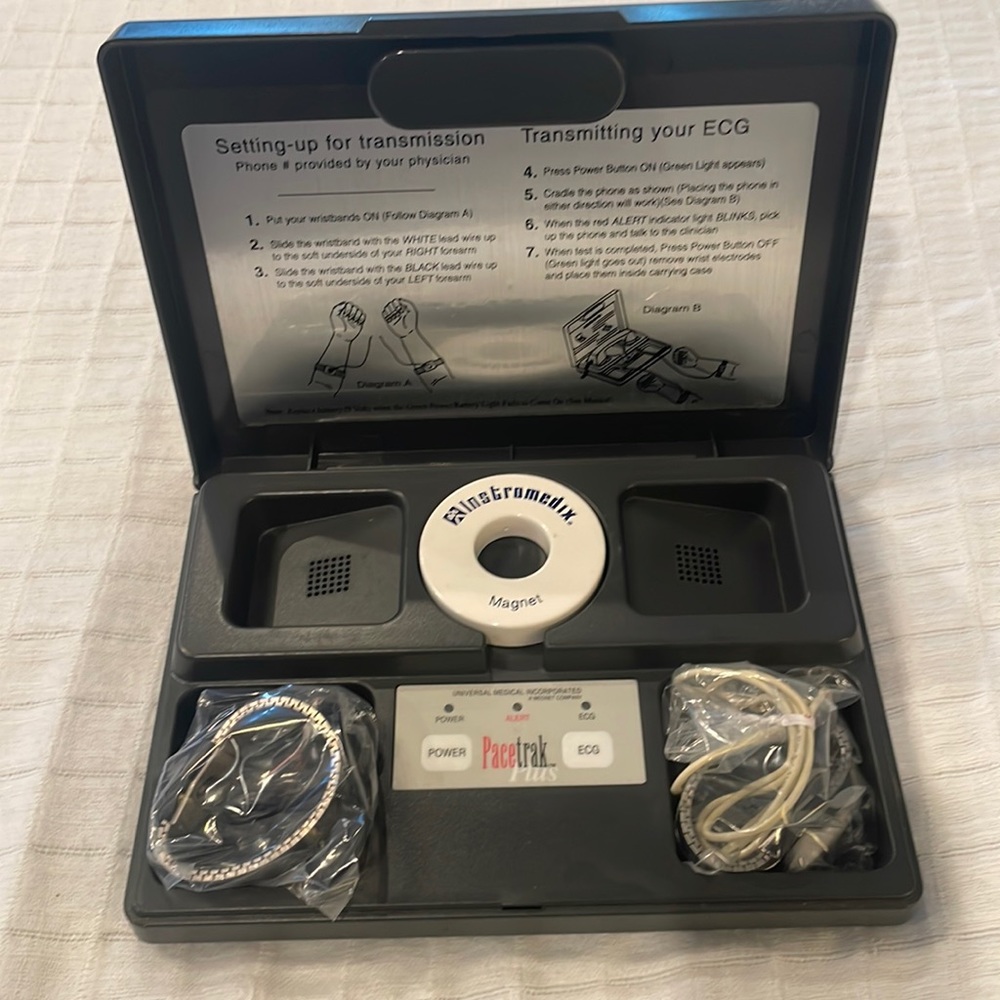 Mednet pacetrak plus pulsewidth pacemaker monitor pacesetter ECG heart monitor